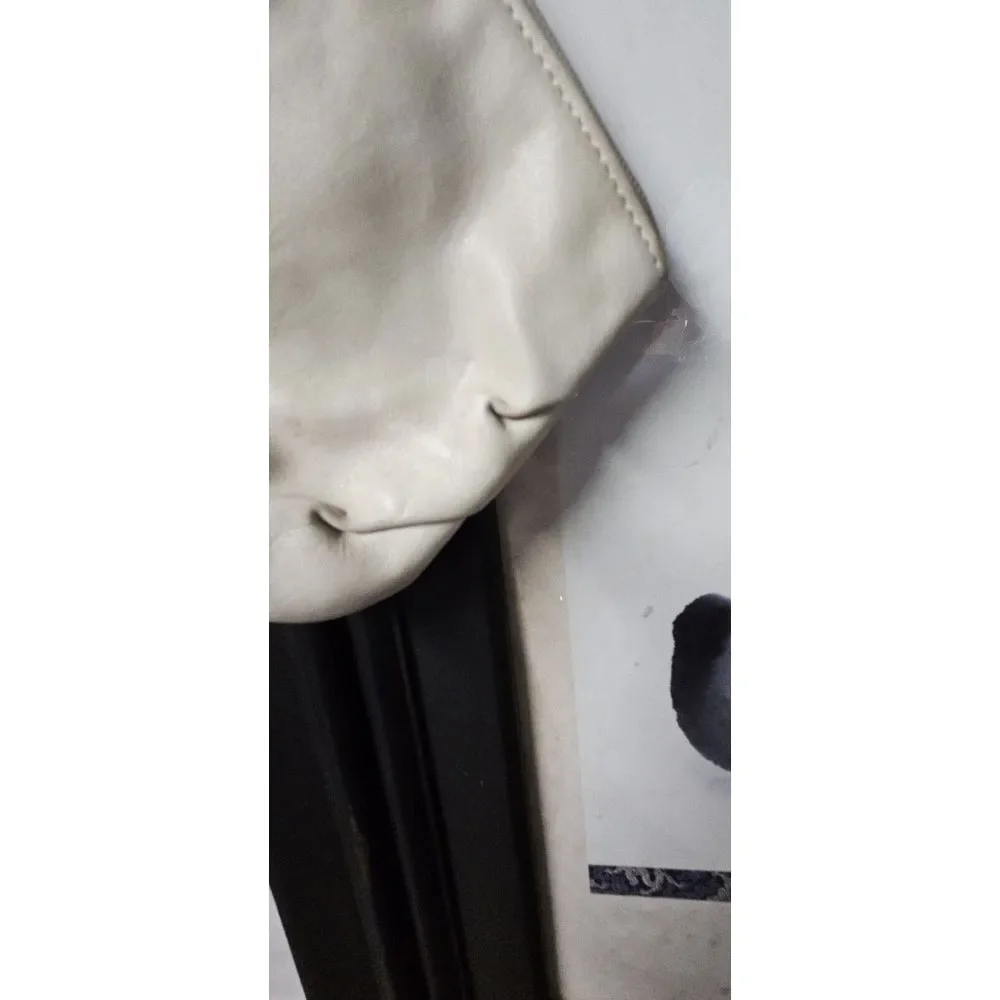 COACH Off white/Ivory  leather‎ upper Clutch handbag pleated 9